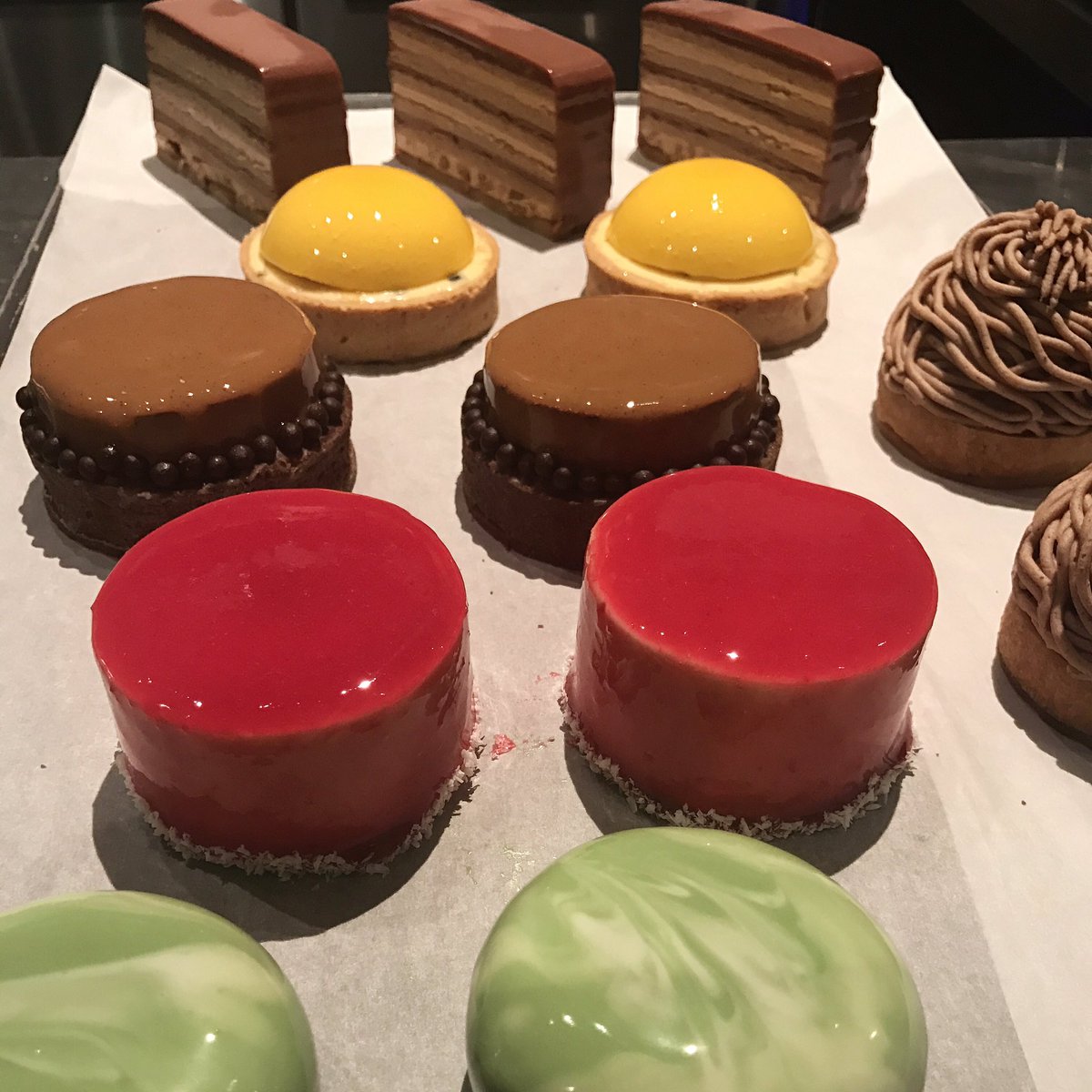 fatpighk's tweet photo. The beautiful desserts made by our pastry team. Treat yourself to something sweet this weekend! 🍰 https://t.co/sTDYKhq035