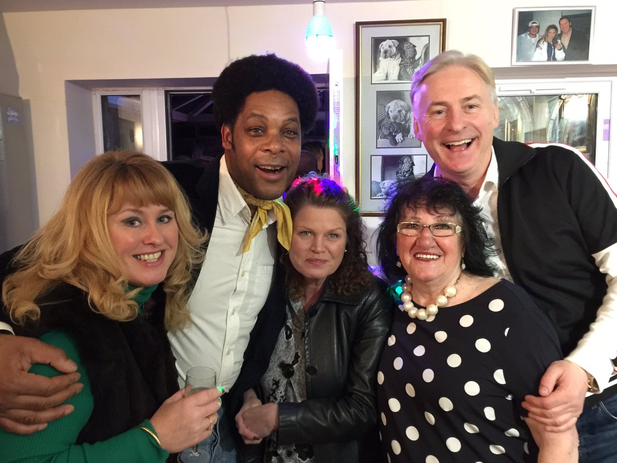 MrSebDaniel's tweet photo. A great #party hosted by @KevinHorkin #Fab #night with @joannepricex @VickyEntwistle @RealAliceBarry #thankyou #LotsOfChampagne #bonjour https://t.co/6GUD90HILW