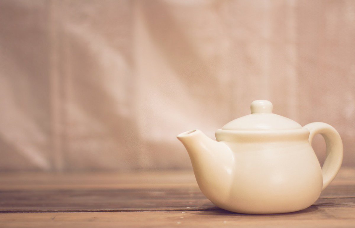 #Thee #Tip: Zorg voor een schone theepot. Het is namelijk zo dat de tannine-aanslag de thee #bitter kan maken. ow.ly/xixY308PMpX