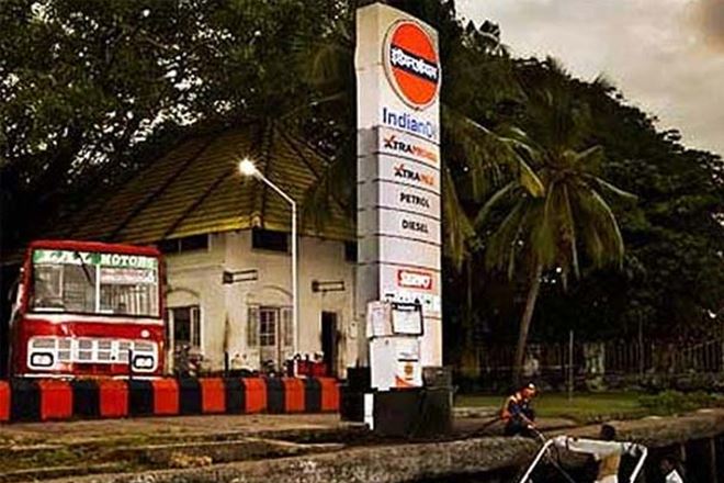 energyinfrapos1's tweet image. #ChennaiPetroleum shares surge on merger talks with @IndianOilcl -goo.gl/ccjkrY #BAshok @PetroleumMin @arunjaitley