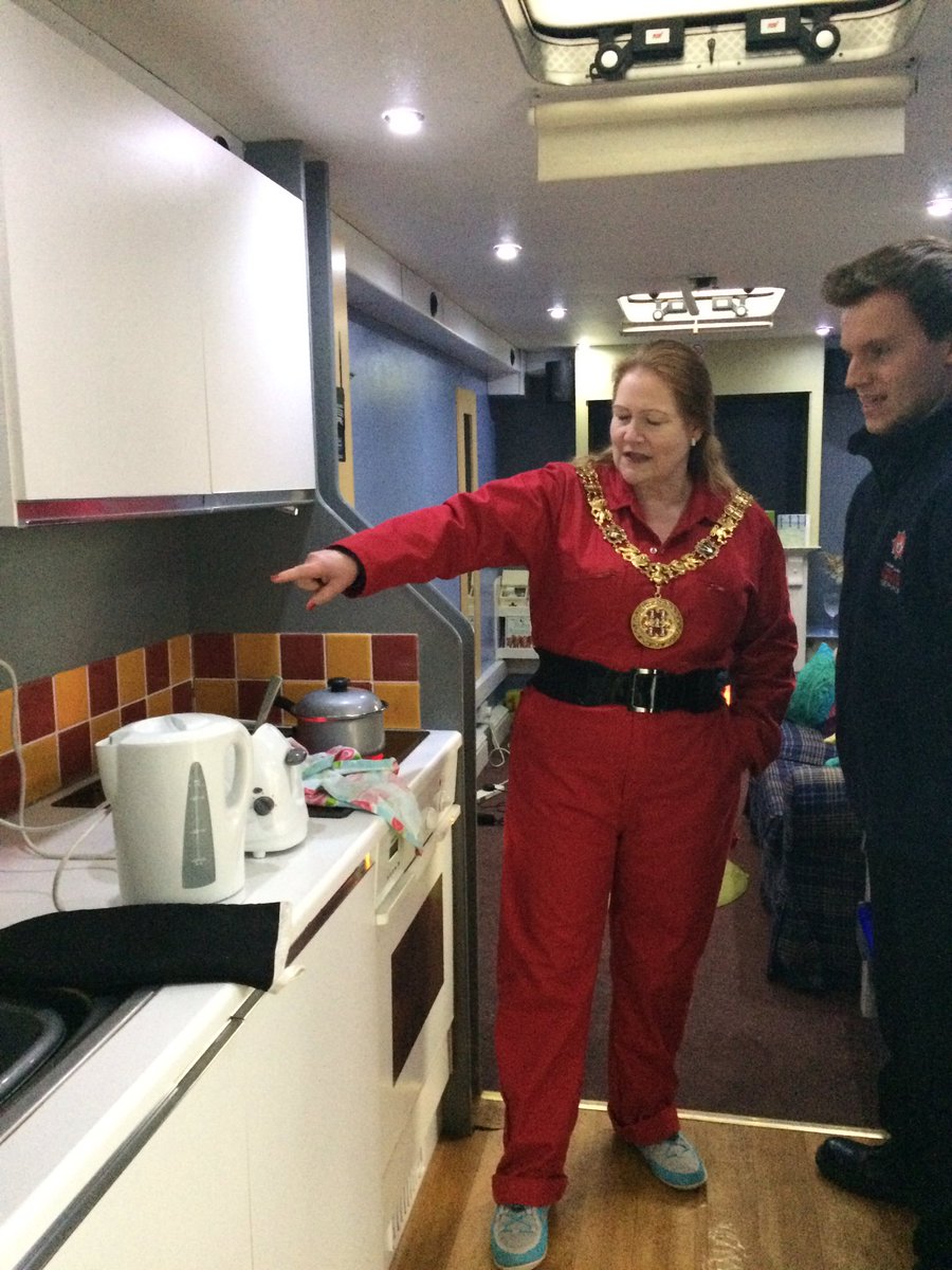 HFRSCYP's tweet photo. Showing @MayorWinchester around our safer homes truck and explaining our schools education programme during her visit to @WinchesterStn30 https://t.co/56kMHsVRIh