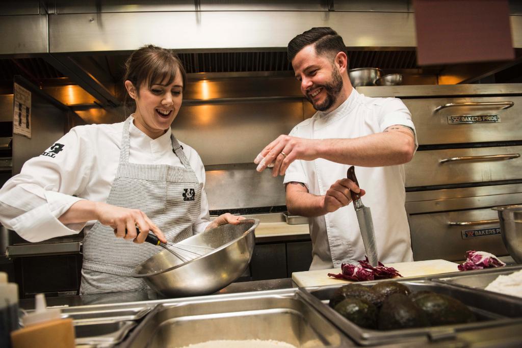 La pareja mas romántica del mundo culinario en la CDMX ha preparado un menu encantador para celebrar el amor. #SRRomanceMX