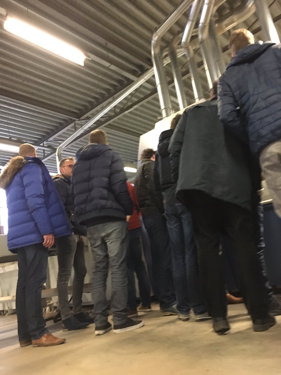 Na #FijnWonen nu met bedrijfsbureau <a href="/VanWijnenGroep/">Van Wijnen</a> HHW een rondleiding door de #Delcon met gastheer @SyboutR