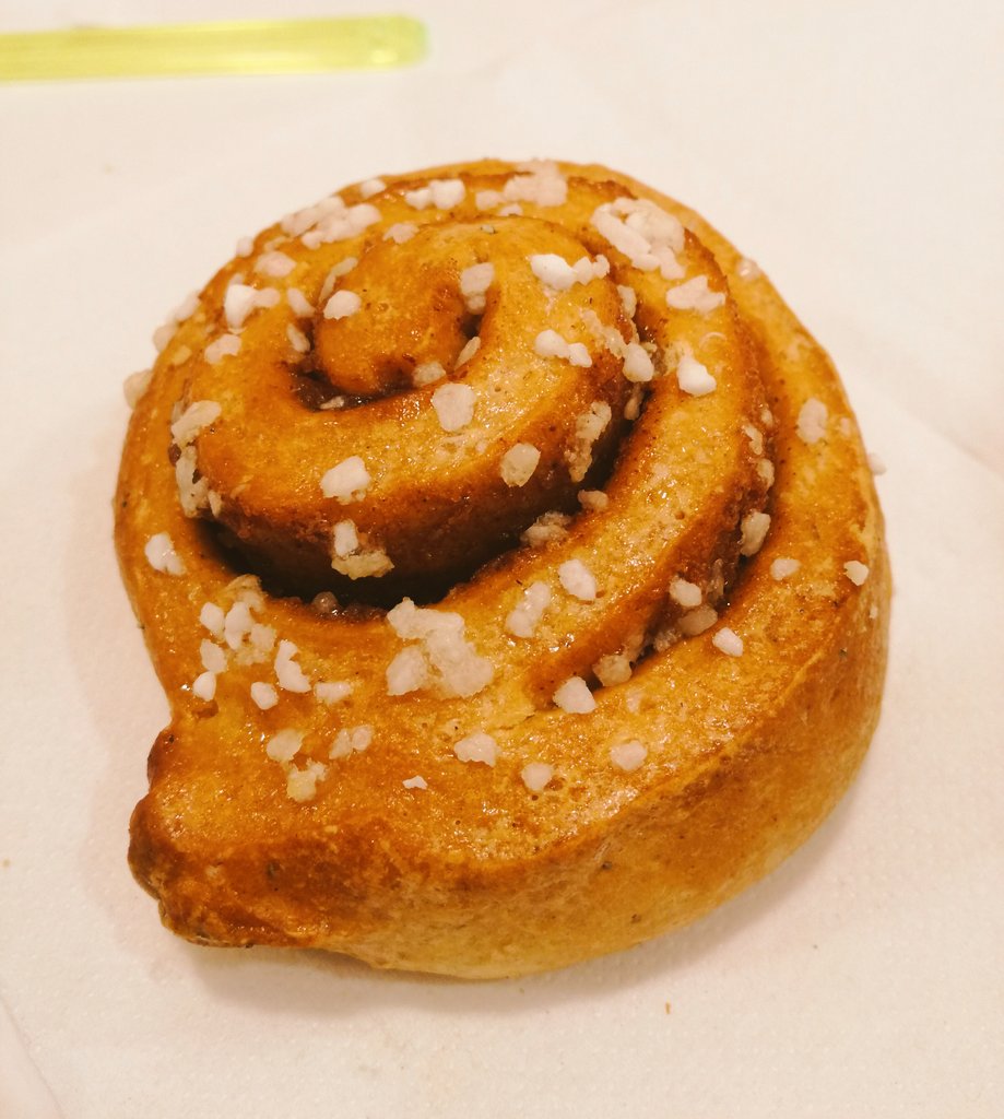 iosonoLiuk's tweet image. First of a series #Cinnamon #cinnamonroll