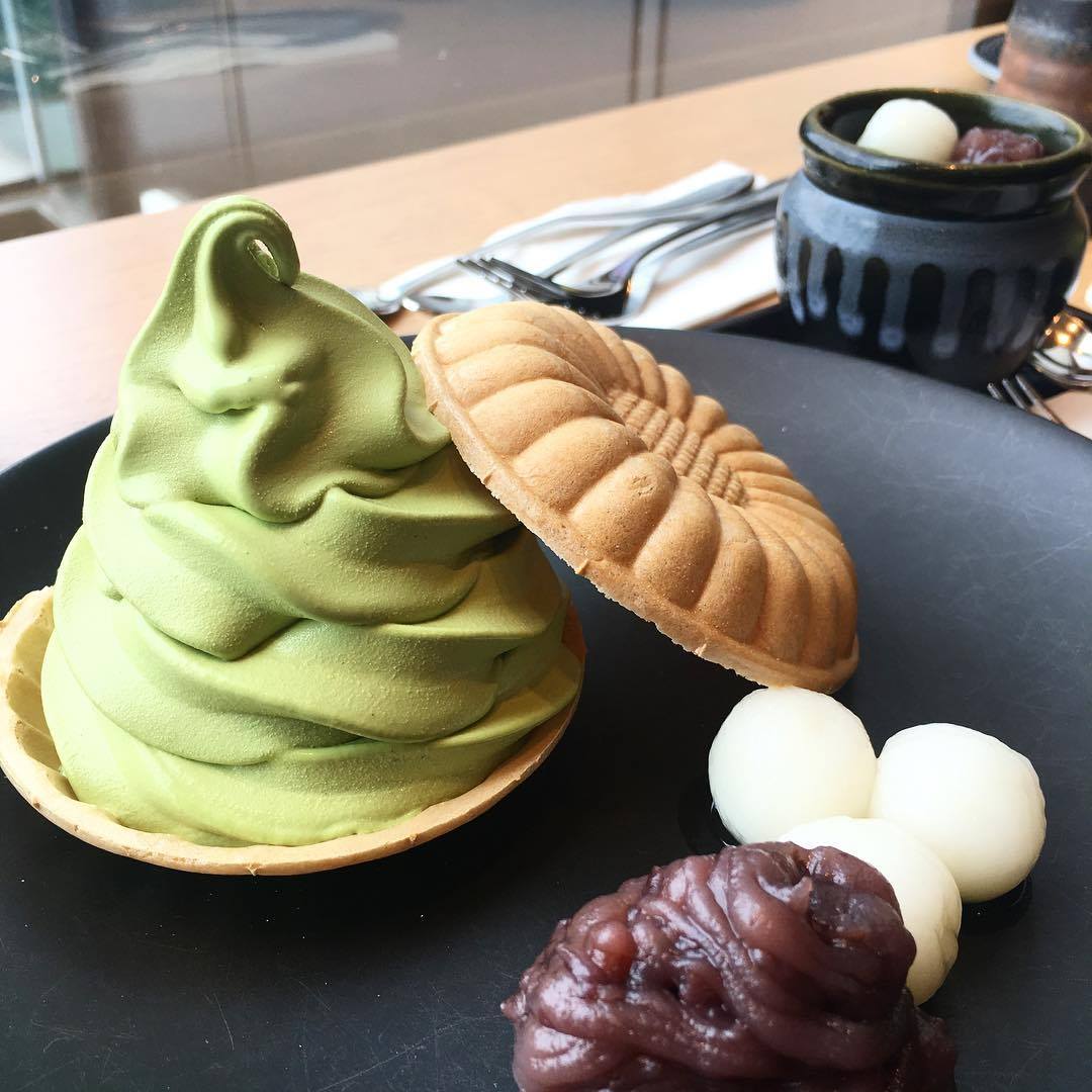 thematchaway's tweet photo. ✨From Hong Kong, and from the hand of @kimkimkimmyto one of the best ice cream of matcha in #asia 💚#icecream #matchacream #tgif #friday https://t.co/5vi42g35KQ