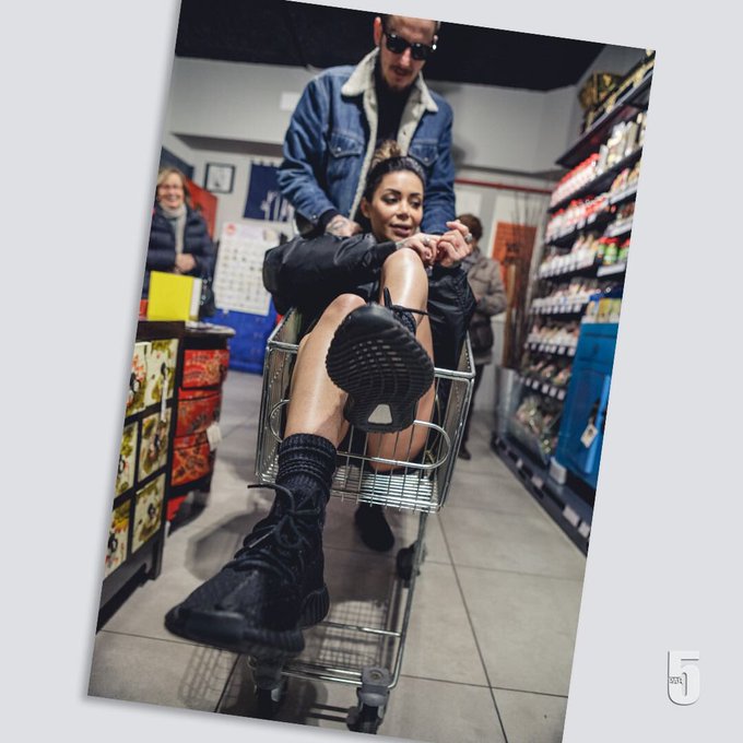 11.02.2017 #YEEZYBOOST / Push around your babes in a shopping cart!  #adidasyeezy #yeezyboost350 #yeezyboost350v2<a href="/tag/yeezyboost"class="tags">#YEEZYBOOST</a><a href="/tag/yeezyboost350"class="tags"><span>#yeezyboost350</span></a><a href="/tag/yeezyboost350v2"class="tags"><span>#yeezyboost350v2</span></a><a href="/tag/adidasyeezy"class="tags"><span>#adidasyeezy</span></a>