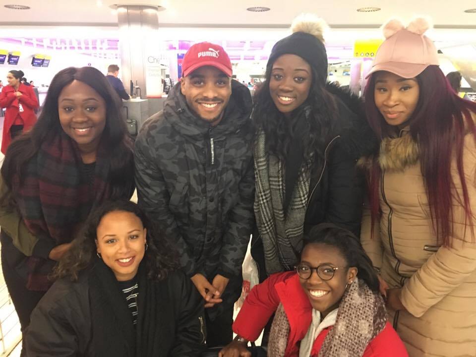 DonmarWarehouse's tweet photo. Our #OneTakeShakespeare winners and friends all set for their @Delta flight to NYC https://t.co/gkSVVisbAS