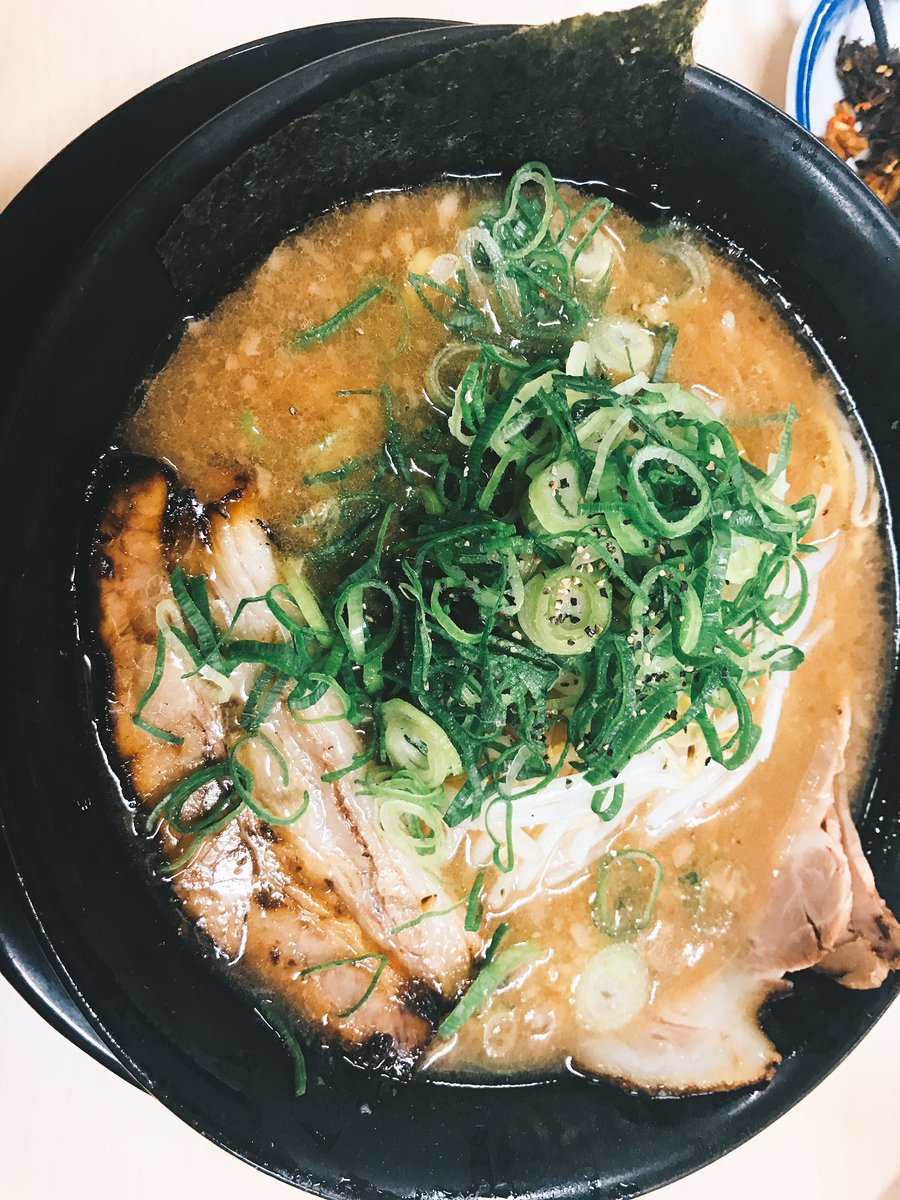 a_a_eat's tweet photo. 神豚！
麺選べるし、替え玉何倍でも無料！！ https://t.co/7ZunrpU2mC