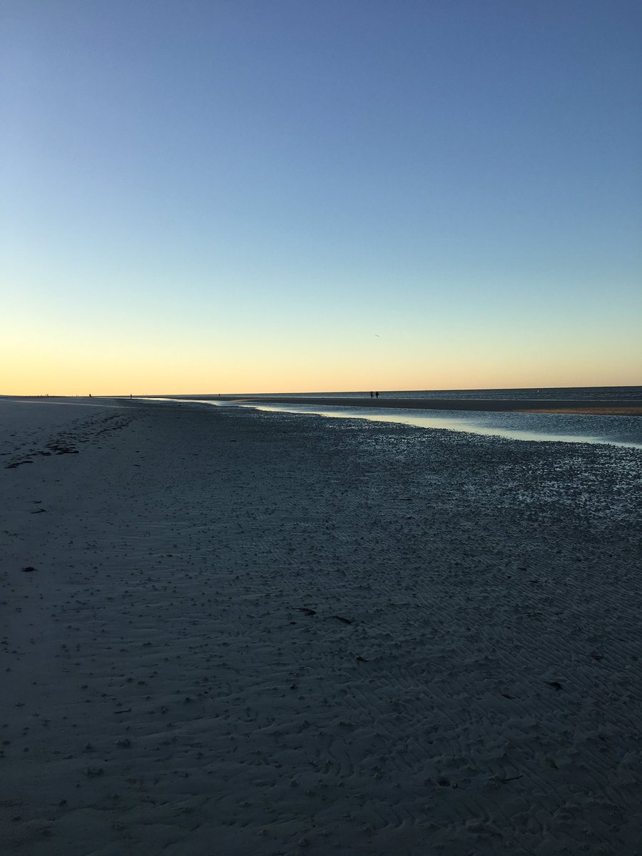 clbabb's tweet photo. #fullmoon #tide wow #BowditchPoint. @FtMyersSanibel @HaleyWebbWx @EdisonBchHouse #coldish but #LoveFL #weather anyway https://t.co/potbNiUnX3