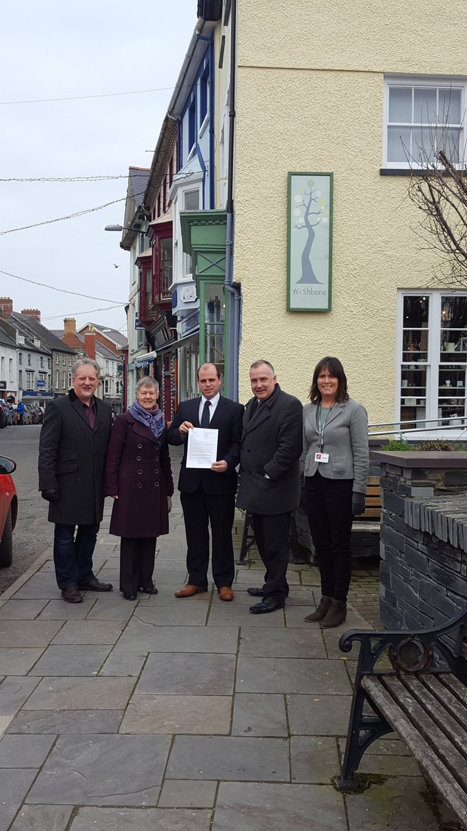 CardiganCastle's tweet photo. Cardigan Town Centre Partnership praised by minister for "raising profile of town" https://t.co/K9e64U927b