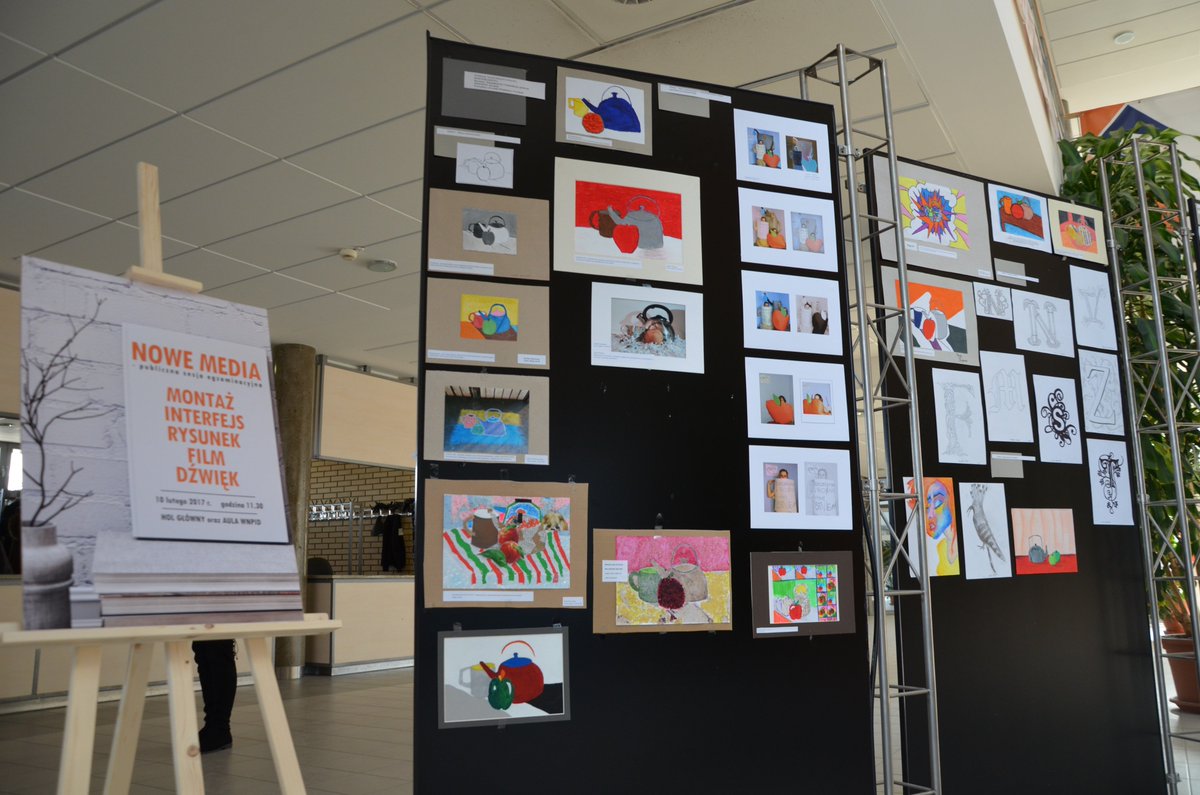 Za nami publiczna sesja egzaminacyjna specjalności nowe media. W hollu głównym możecie obejrzeć prace naszych studentów.