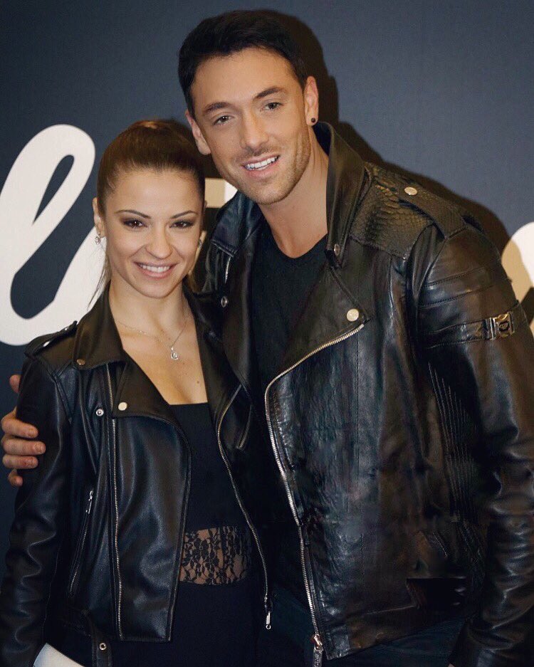 #Leathermood 😜 Aux @MFA avec ma @DenitsaOff #meltyfutureawards #photocall @dals_tf1 #dals #friends