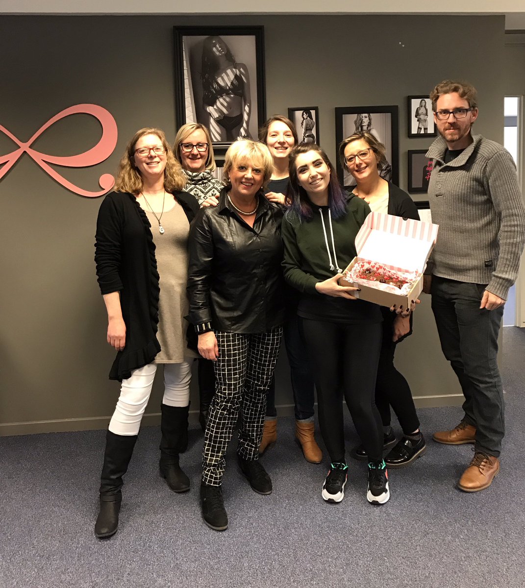 Madame "Gateaux" at the head office🎂🍰<a href="/P_Mountford/">Philip Mountford</a> @Dimitri_HKM <a href="/DensDominique/">Dominique Dens</a> <a href="/Hunkemoller/">Hunkemöller</a> <a href="/amvanree/">A-M van Ree</a> <a href="/CarolineCaropms/">caroline pannemans</a> <a href="/RombautKarin/">Karin Rombaut</a>