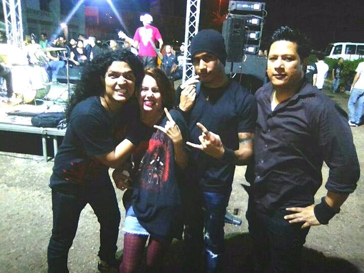 #BuenosDías Así se Rockea con MANODURA. ✊ Sofía (El Tigre - Anzoátegui) nos envía esta foto. #FelizViernes