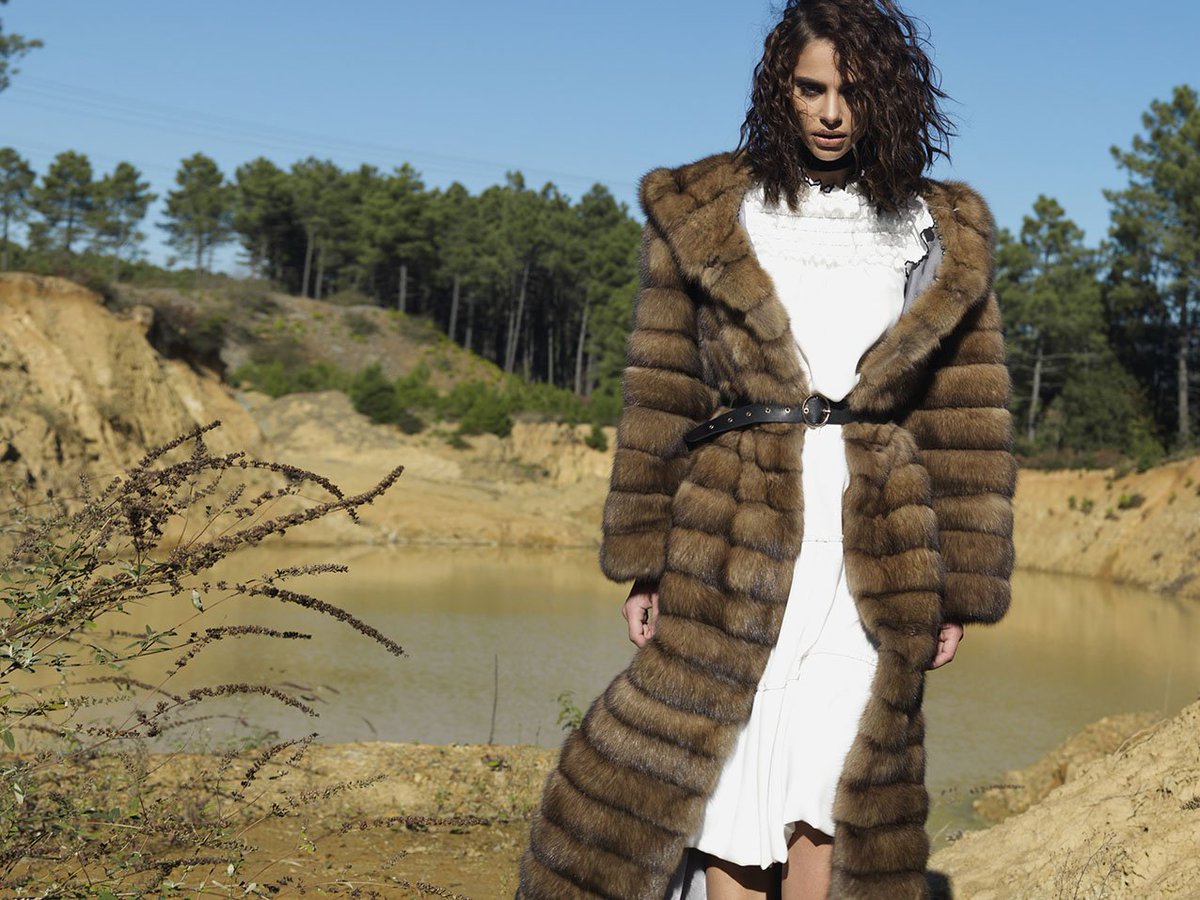 InfurMagazine's tweet photo. New Dream: A Fur-tastic hooded #sable coat by @mefileather #infurmagazine #aworldofluxury #furisamusthave  #mefideri #istanbul https://t.co/zurqkyZYji