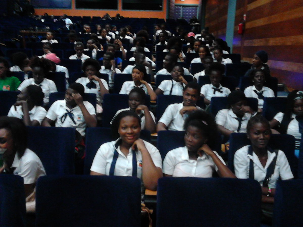 cole_ones's tweet image. #JSPP2017
Courant de transmission de la fibre entrepreneuriale aux eleves.
@landryZahore