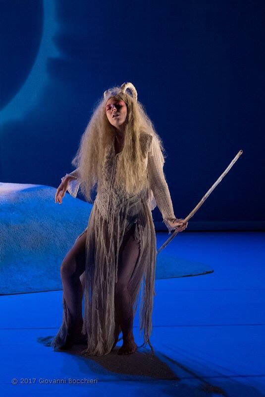 giuliadiomede's tweet photo. Le baccanti vi aspettano al Teatro Vascello fino al 19 febbraio! EVOÈ #giuliamalu #dionysus #danielesalvo #marcopodda #euripide https://t.co/LIAlir5ToG
