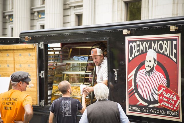 F_Adroites's tweet photo. Pressé comme un citron? Dépêche-toi de découvrir les Food Trucks! Fraîchement locaux, ils rehaussent ton économie locale! #Améliore #COM1600 https://t.co/gQ6HHEXZrS