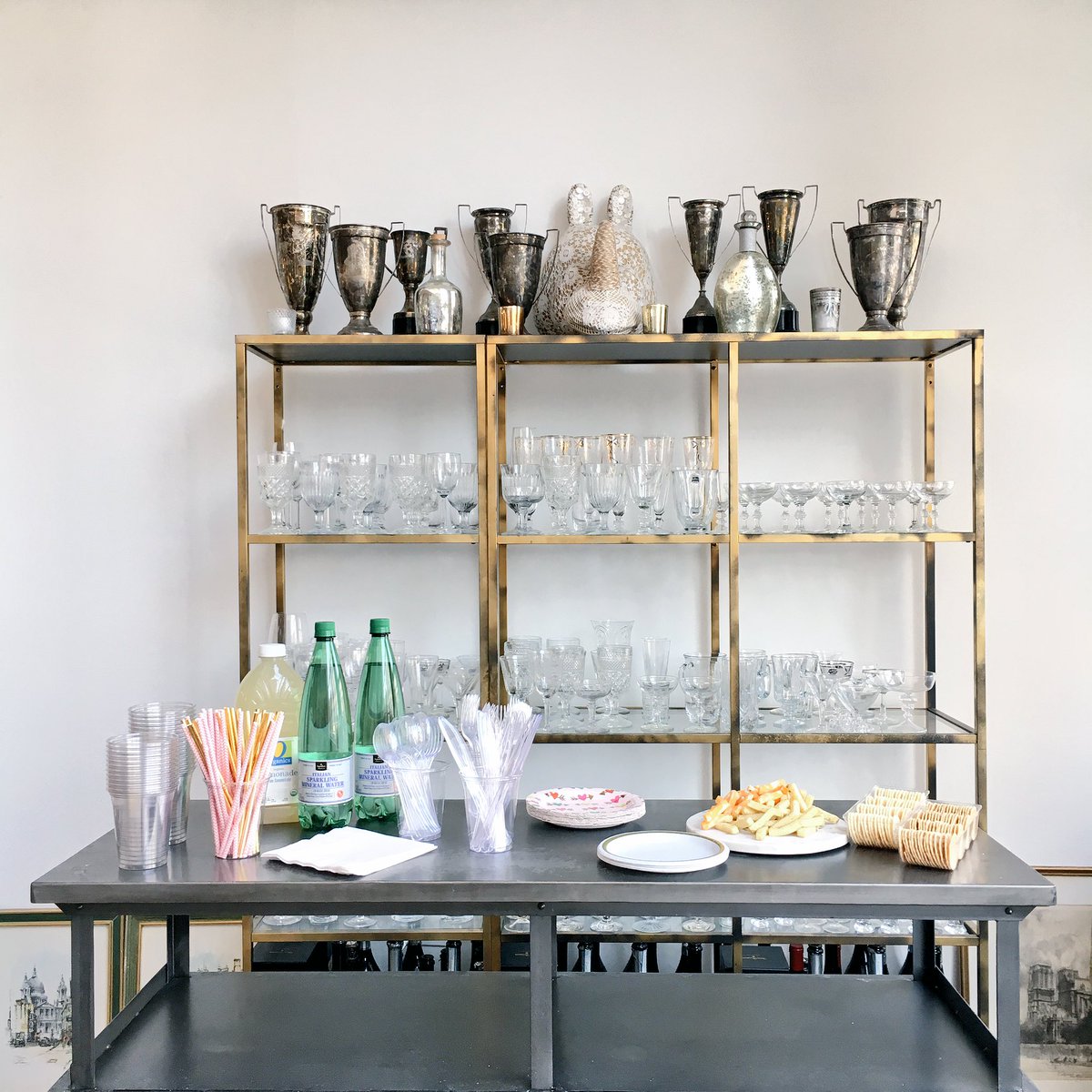 PLSR_official's tweet photo. Happy FriYAY! bar cart goals via @debililly #DLloft https://t.co/A9KCurysPg