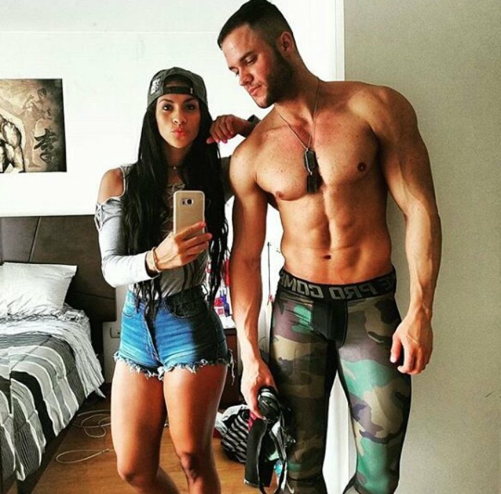 KellyCo55736714's tweet photo. @AmbarMFans hasta cuando no entienden que ámbar está jugando ella no quiere quitarle el marido a la selopata. Este el prototipo de ambar https://t.co/Hr8C3Z2NsQ