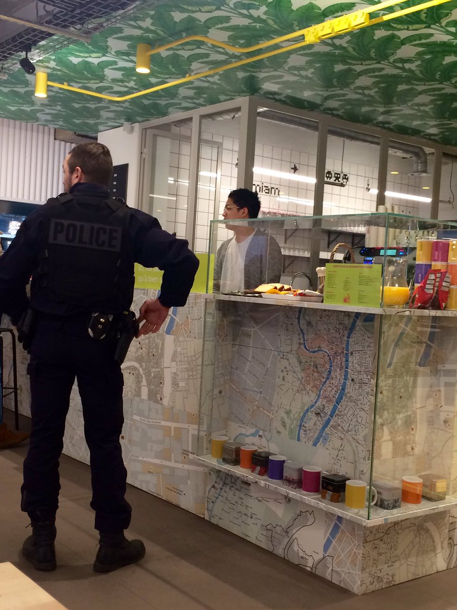 Manifestation Veagan #garedelyon @Nextdoor_fr is under control