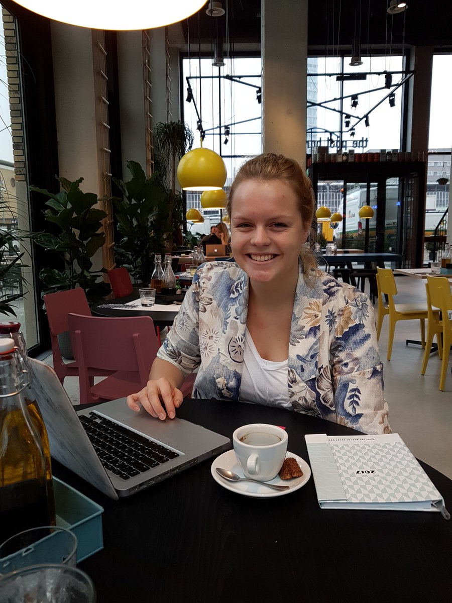 SeenColors's tweet photo. Vanmorgen afstudeeroodracht besproken met Elke Naber. Wordt gaaf. Cc @jellieTiemersma https://t.co/AvmRMGumMy