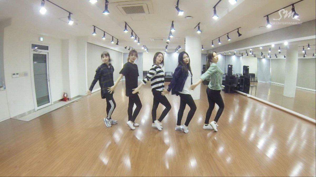 Red Velvet break it down in 'Rookie' dance practice videohttps://t.co/40464Mmtj3