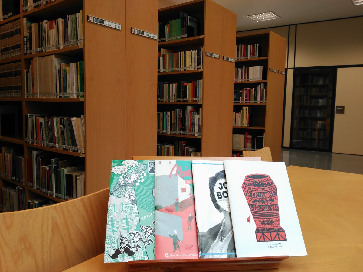 letnomuseu's tweet photo. Este matí ens han arribat els #LlibretsdeFalles de @FallesPopulars 🔥 a #Etnobiblio i d'aci no res arribarà el d'enguany (esperem😉) Gràcies!😊 https://t.co/YlXyWtHzlA
