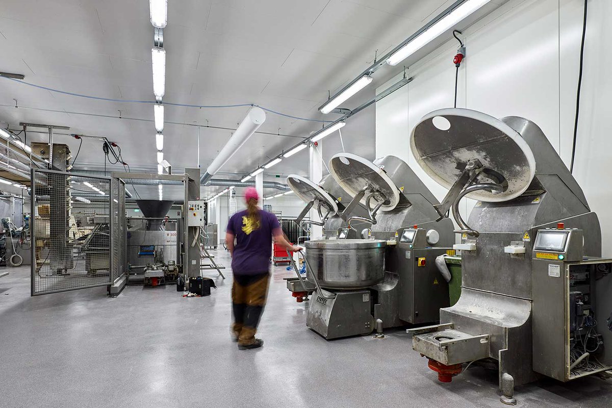 FagerhultUK's tweet photo. #ProjectoftheDay Modern lighting is the icing on the cake for this #Swedish bakery https://t.co/tMH8F3oFM4 #lighting #excellence #baking https://t.co/2DrIX0gwbb