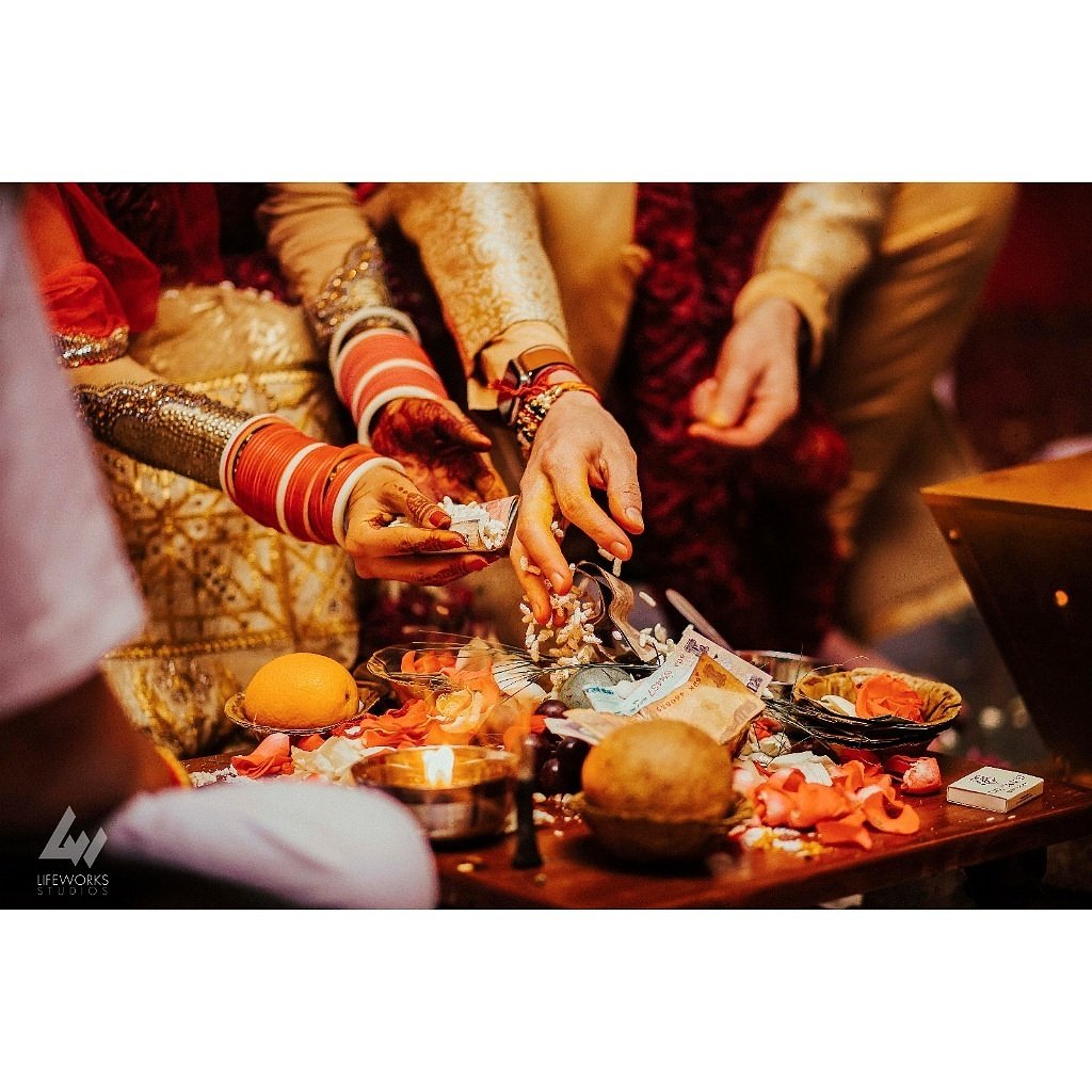 lifeworkstudio's tweet photo. #indianwedding #weddingmoments #indiana #rituals #punjabiweddings #red #punjabiweddings #coupleinlove #dubaiweddings https://t.co/E4EJJ6aUjK