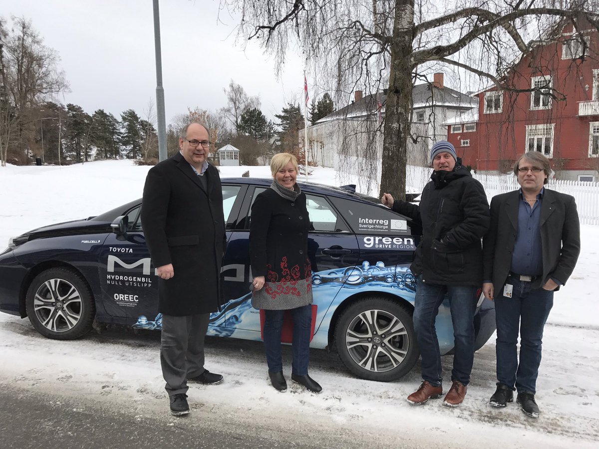 Gode relasjoner mellom Akershus og Hedmark. Idag testes hydrogen bil <a href="/hydrogenno/">Norsk Hydrogenforum</a> <a href="/ecoinside_eu/">ecoINSIDE</a> @OREECnorge #nullutslipp