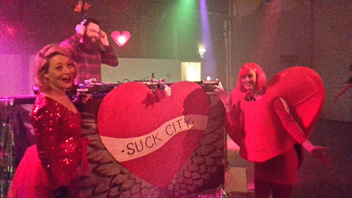 Nu: ROLLERDISCO VALENTIJN EDITIE in Electron, Breda! 20-01u youtu.be/QlHVH4T8C5I #rollerdisco #breda #rollerdance #RollerDerby