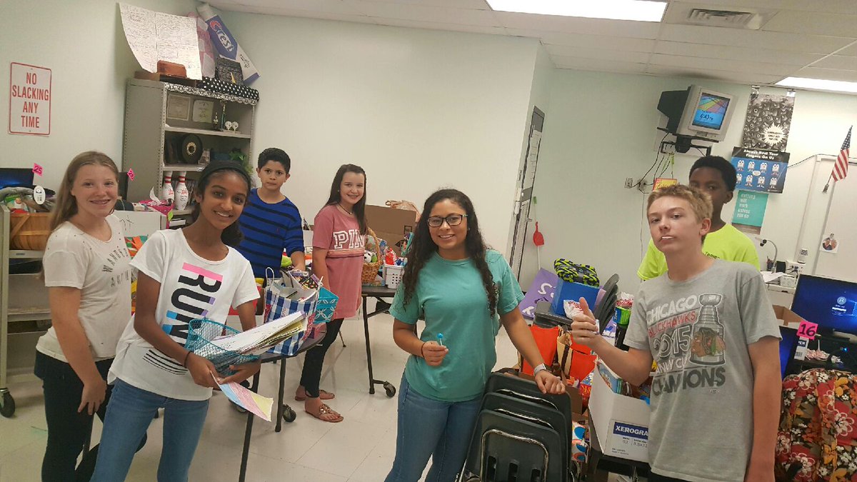 RMSMsDelgado's tweet photo. @alyviak @KaitlinSuhr @qjballer4 @HCPSRandallMS https://t.co/hvtcd1kNXn