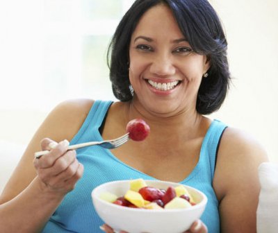 OnTrackDiabetes's tweet photo. Tune in to this podcast to hear nutritionist and diabetes expert Susan G. Weiner share #mindful eating strategies: https://t.co/sqNtblknb7 https://t.co/QEacIZ0973