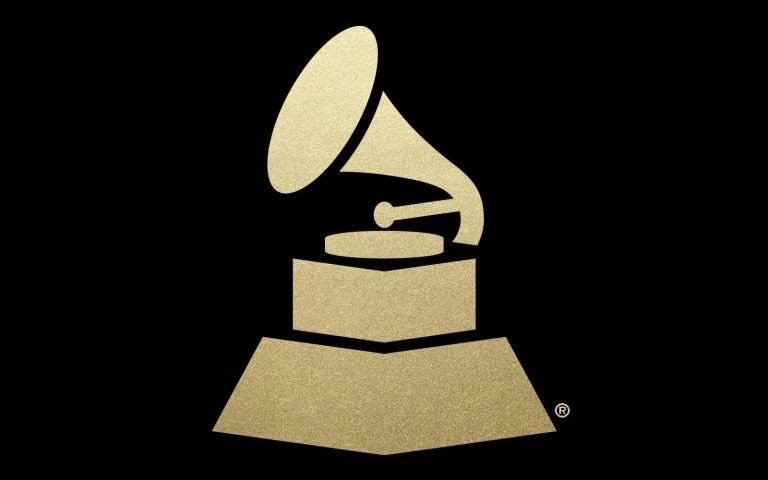 1033TheEdge's tweet photo. Follow &amp; RT for a shot to win albums from Grammy-nominated @CageTheElephant @PanicAtTheDisco &amp; @twentyonepilots #GRAMMYs #freemusicfriday https://t.co/yIzjzH1S8n