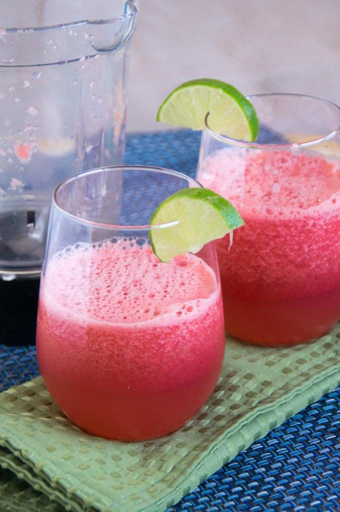 themagicbullet's tweet image. Check out this refreshing Fresca recipe! Add your own &quot;something&quot; to it too. It&apos;s the weekend, we won&apos;t tell 🍹 😉
magicbul.lt/R5xqyz