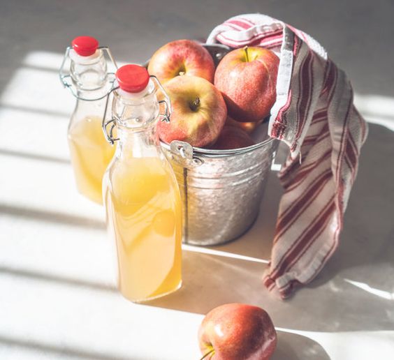mindbodygreen's tweet photo. 9 Delicious Ways To Use #AppleCiderVinegar To Reset Your #Gut by @sproutedroutes https://t.co/FgpPFXe0Mo https://t.co/ma2lJtXvJ1