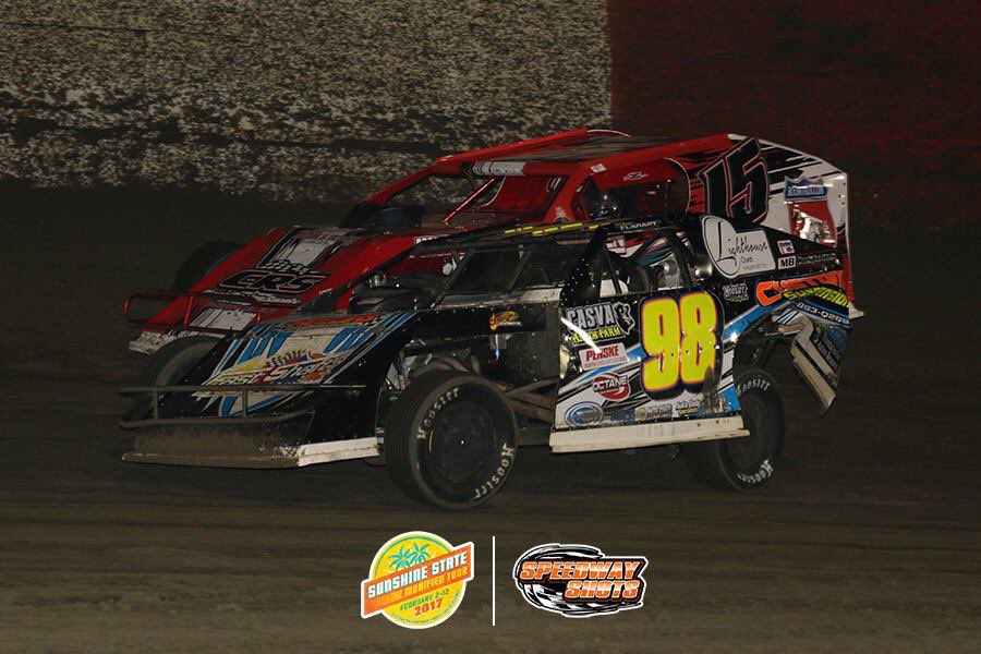 sunstatemodtour's tweet photo. @shon_fast98 living up to his twitter handle as he passes Roger Crouse! Watch tonight's races live on https://t.co/wFwbdpuIAi! #SSMT17 https://t.co/f3kxhfaqlS