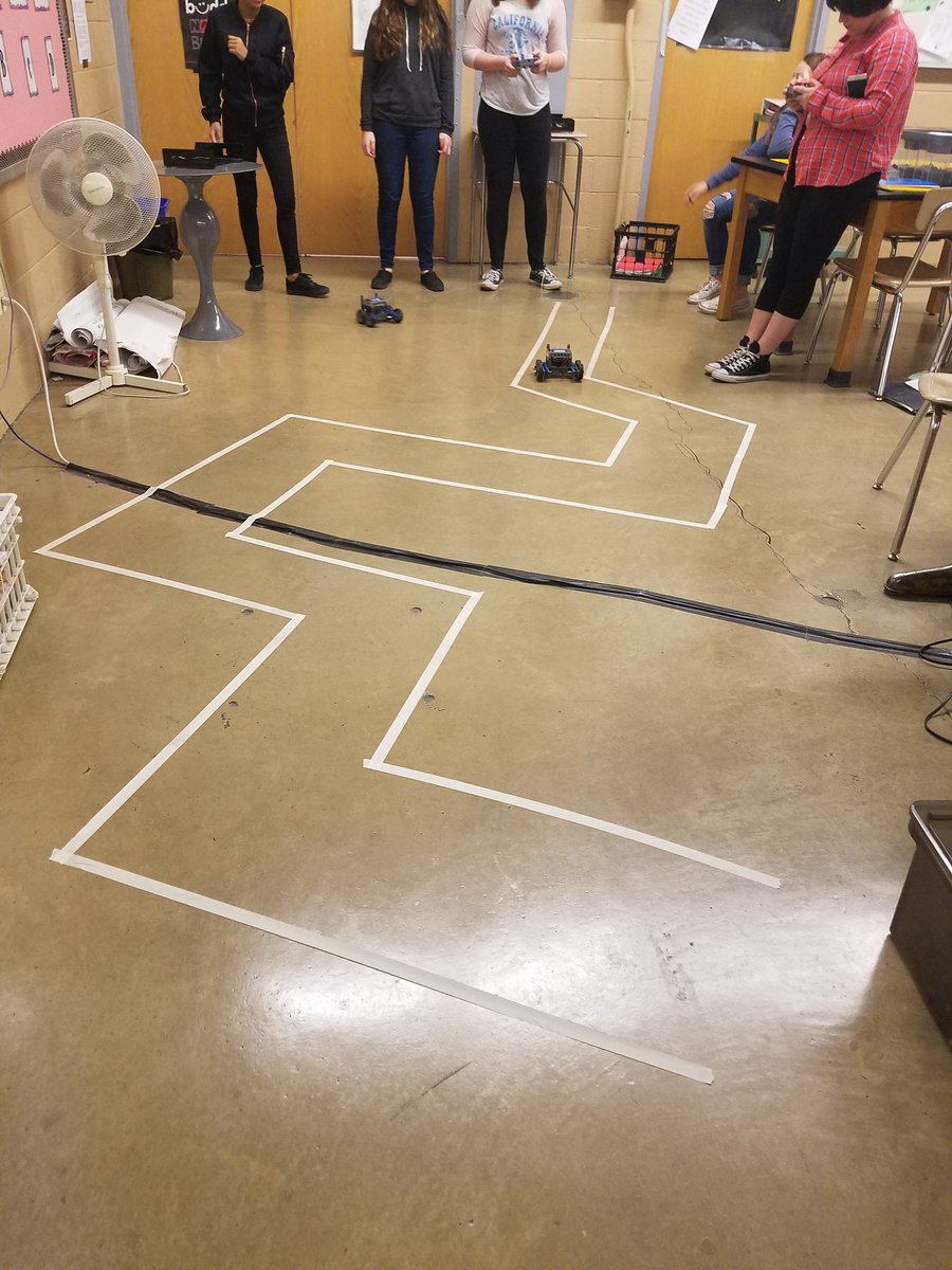 msklann's tweet photo. 8th graders made simple obstacle courses to test out their control of vex standard drive base @MRMSlions @CTE_BaltCoPS https://t.co/uLxwJj8GVA