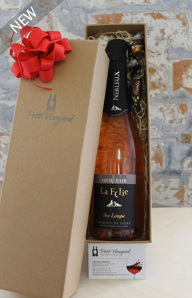 PrimaryGardens1's tweet photo. Buy your #valentines gifts from small local businesses at the market @PrimaryGardens1 Sunday 12 Feb.  French wine and chocolate roses! https://t.co/U8OTkLPAQe