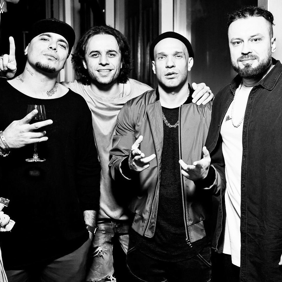 С корешами на посиделке🤘🏿🤘🏻🤘🏽🤘 #davlad #птаха #лигалайз #бурито