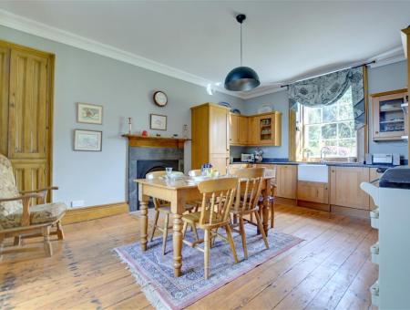 redrosecottages's tweet photo. Save £30 this half-term with our booking fee discount! To get the discount simply quote FEB30 when booking! https://t.co/szgO6Oyn3o