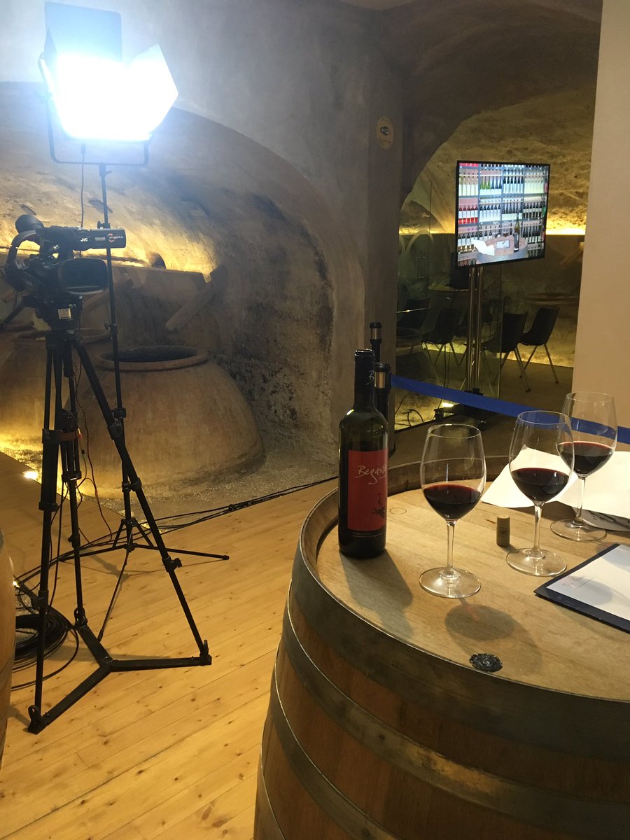 TvCehegin's tweet photo. Todo preparado para cocinar en directo desde la #escuela del vino con @jeromoyapuerta de @Cs_Cehegin @RutaTapaCehegin @MasFmBegastri https://t.co/ahOFW1WHgV