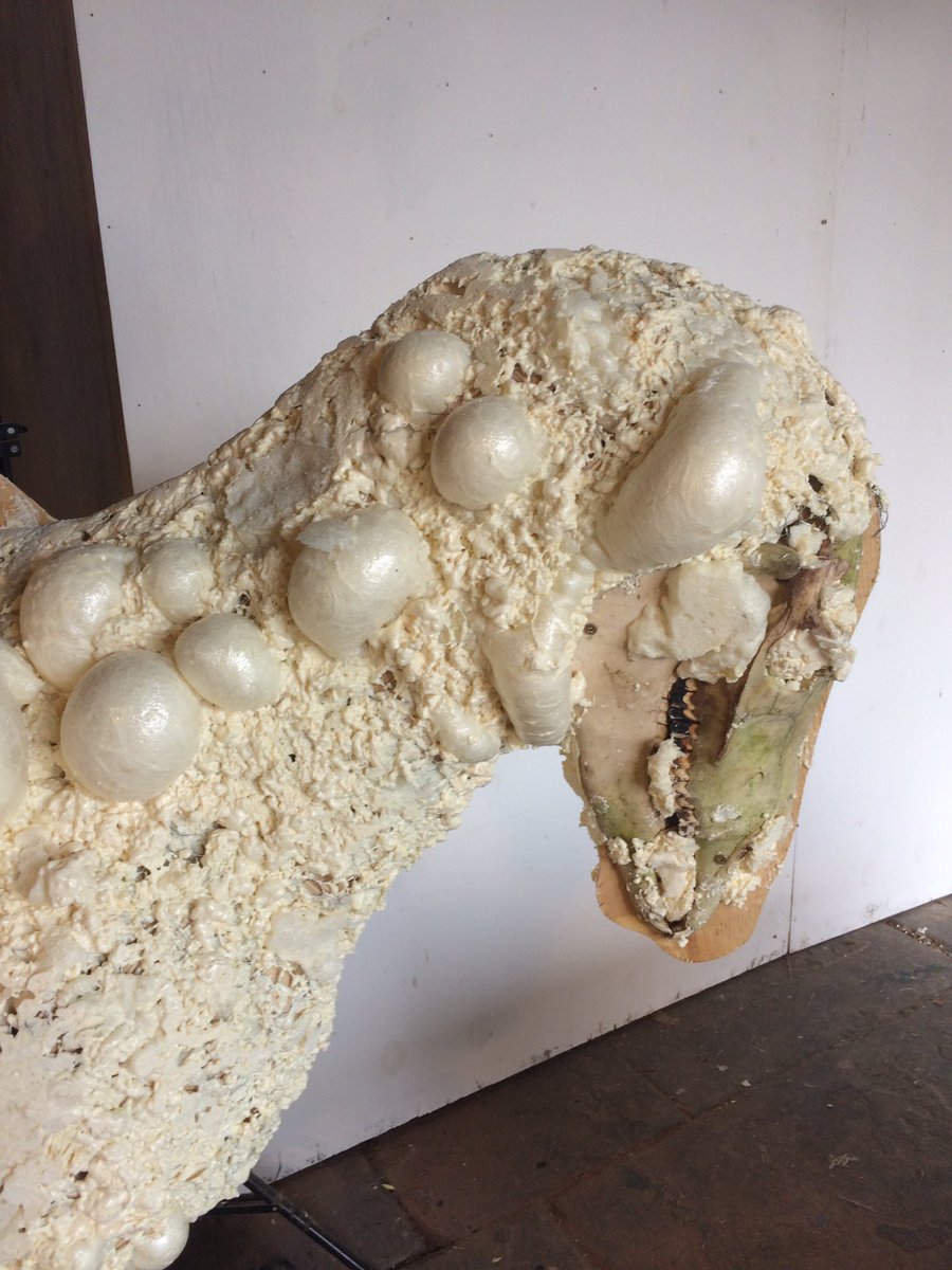 fauxidermy_uk's tweet photo. Foam Filling up the voids to make a good base for the clay #fauxmabinogion #rhiannonshorse @orielcric @visitwales @BBNatPark https://t.co/eR20iZXt26