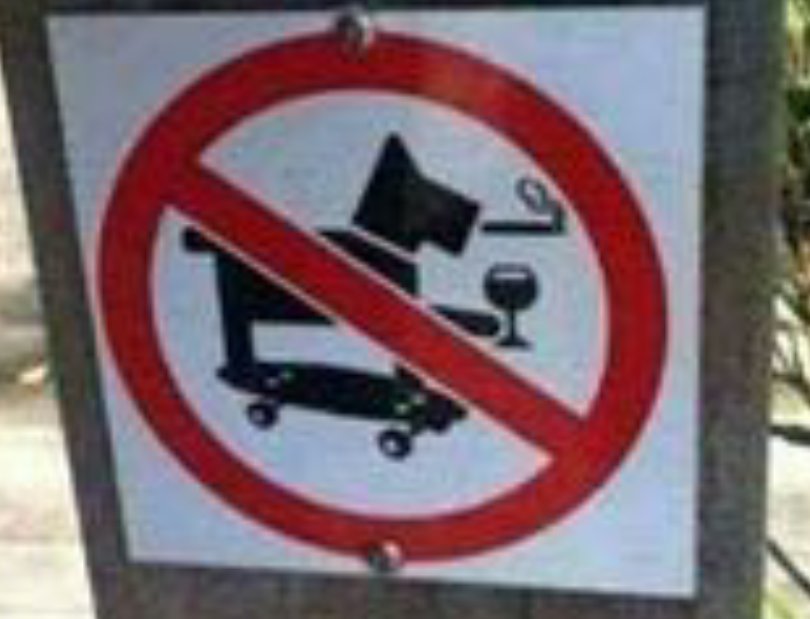 GiphyQueen's tweet photo. No se por qué éste perro tiene la entrada prohibida al parque..pero no cabe duda de que es el puto amo!!
#PerrosQueSonPutosAmos https://t.co/LmtztjpW51