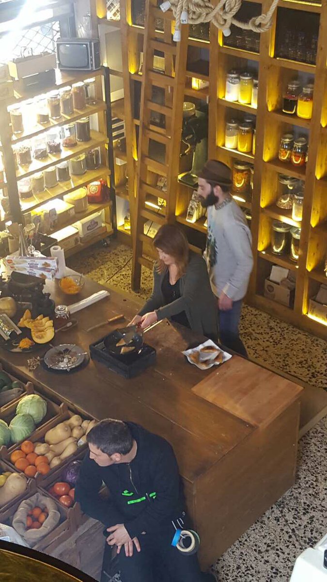 argirogr's tweet photo. 👍,baking pies👍 great working team @ALFAPASTRY @alfaPieHouse https://t.co/o8rTy2Z5L1