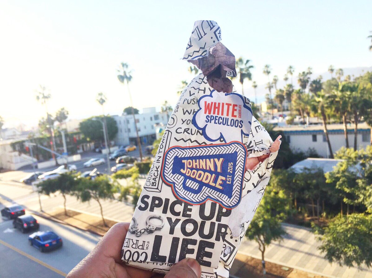 Wherever you go, always take your chocolate bar with you! 🍫
Neem jij jouw Johnny reep ook overal mee naartoe? #johnnydoodle #travelkit