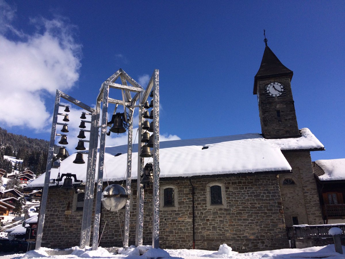 Another amazing day full of blue skies, fresh snow &amp; wide, empty red runs. Perfection! #Châtel #Morgins #Champoussin #Crosets #PDS #circuit