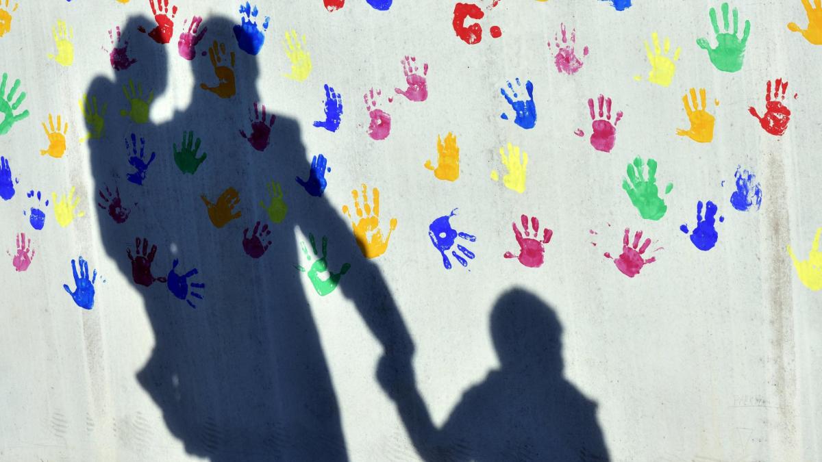 welt's tweet photo. Deutschland will Kindergeld für EU-Ausländer kürzen https://t.co/VEKSTMBFO1 https://t.co/0qJSdVk9Sf