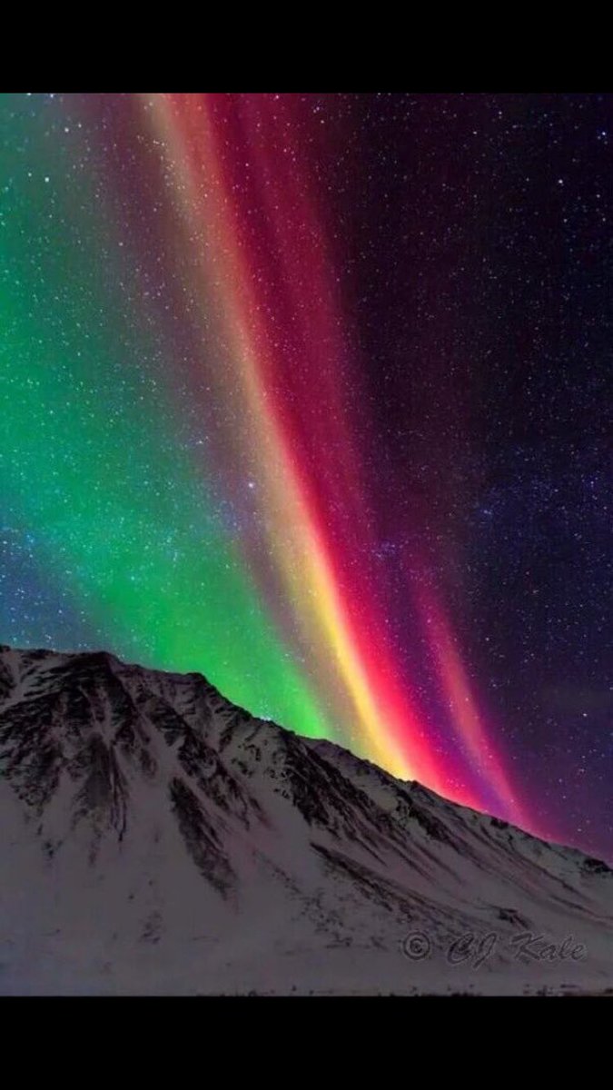 Indy_Pacers2k's tweet photo. The northern lights are beautiful 😍 https://t.co/sscYADZuQ1